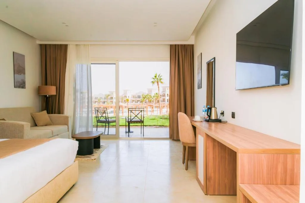 Acel Beach Resort Hotel: another view