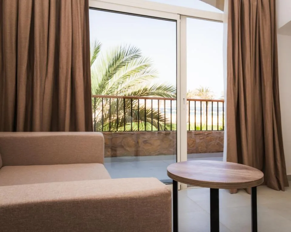 Acel Beach Resort Hotel: another view