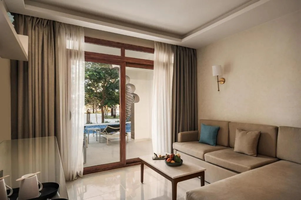 Al Kasr Sahl Hasheesh: another view