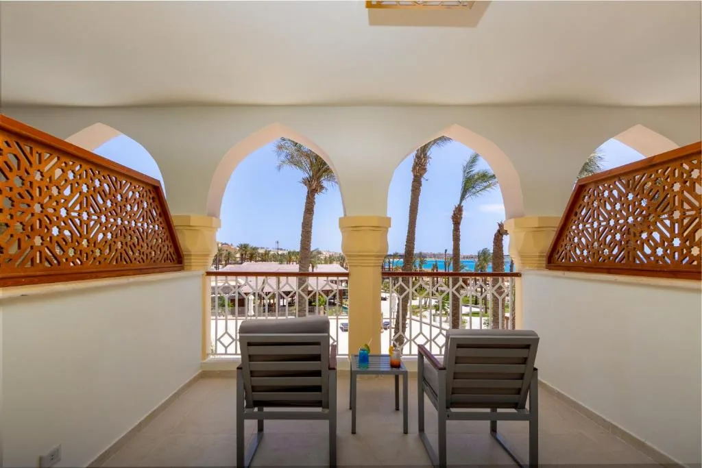 Al Kasr Sahl Hasheesh: another view