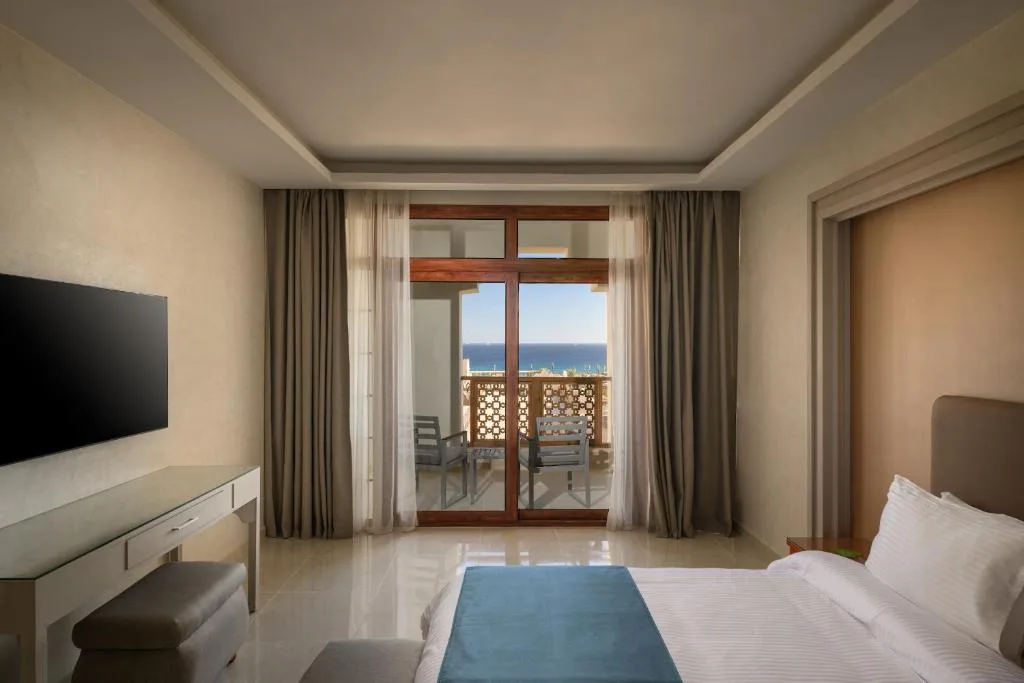 Al Kasr Sahl Hasheesh: another view