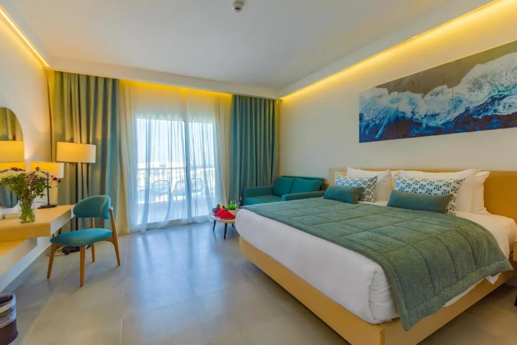 Amwaj Beach Club Abu Soma: another view