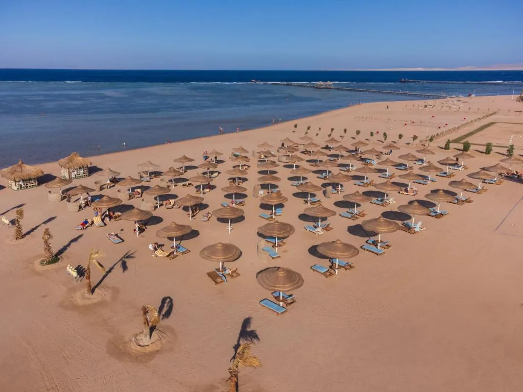 Amwaj Oyoun Resort: another view
