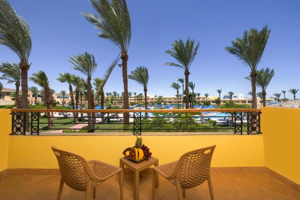 Amwaj Oyoun Resort: another view