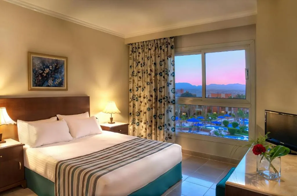 Cardina Resort: another view