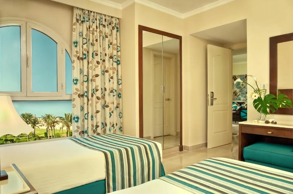 Cardina Resort: another view