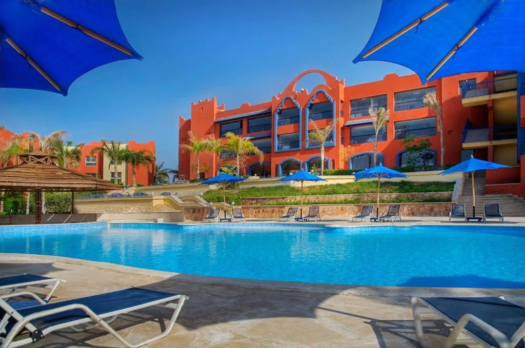Cardina Resort: another view