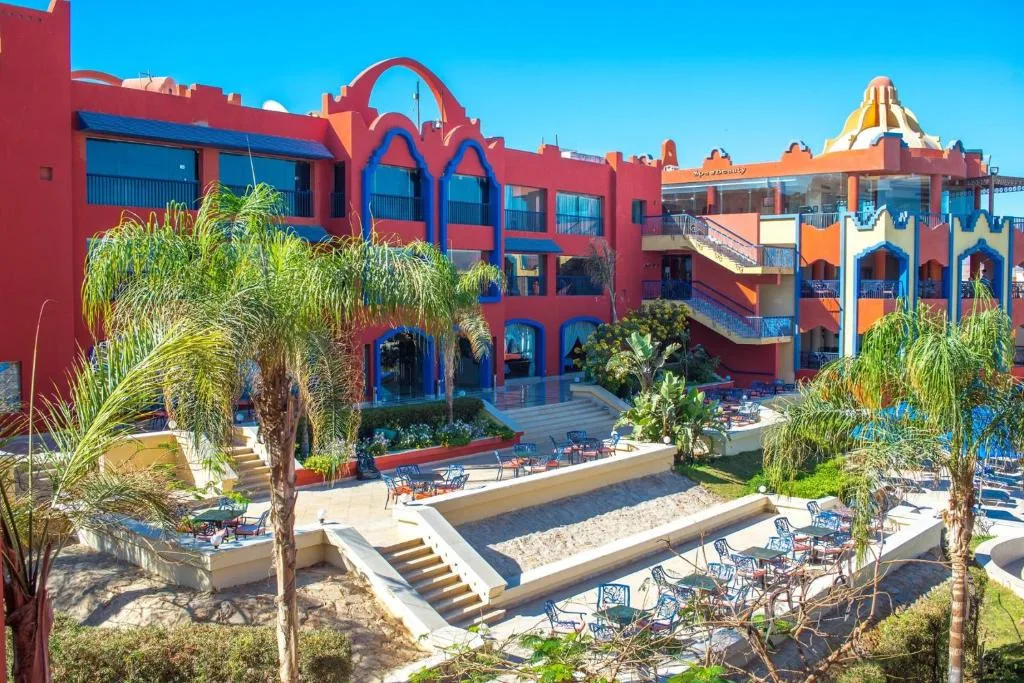 Cardina Resort: another view