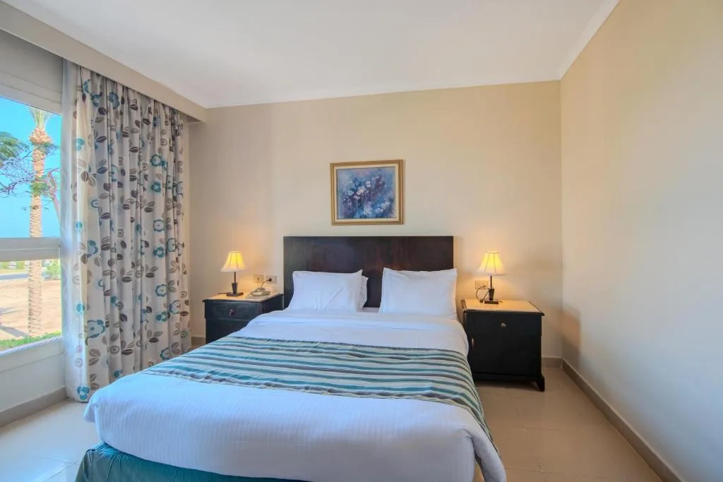 Cardina Resort: another view