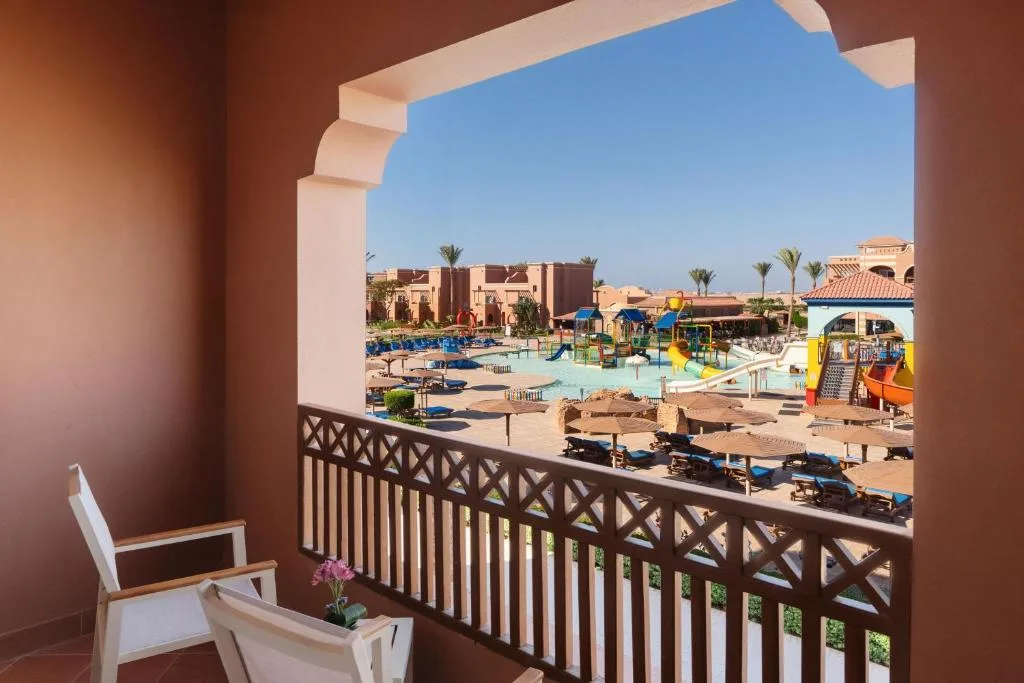 Charmillion Club Aquapark: another view
