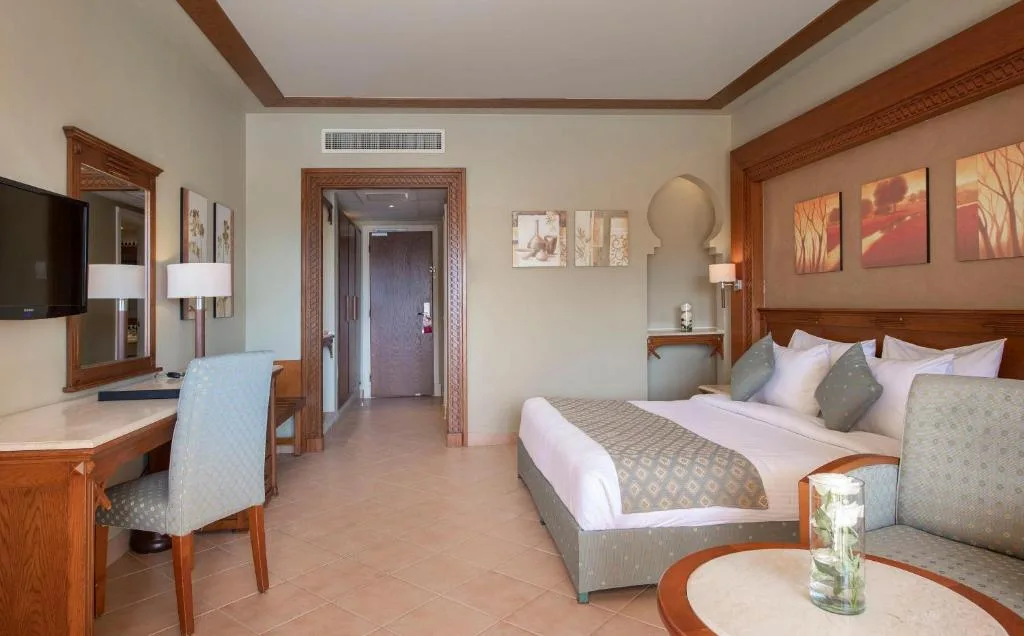 Charmillion Club Resort: another view