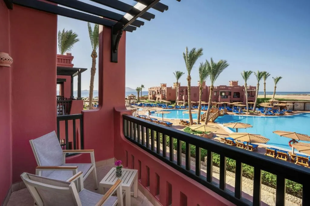 Charmillion Sea Life Resort: another view