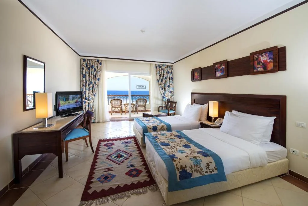 Concorde Moreen Beach Resort: another view
