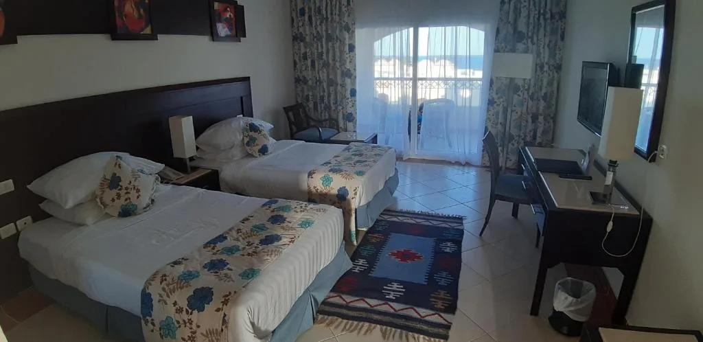 Concorde Moreen Beach Resort: another view