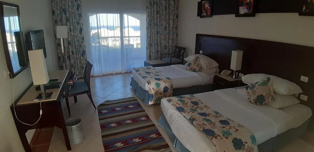 Concorde Moreen Beach Resort: another view