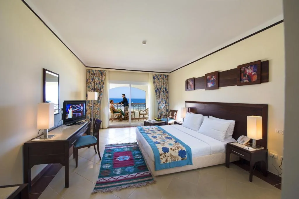 Concorde Moreen Beach Resort: another view