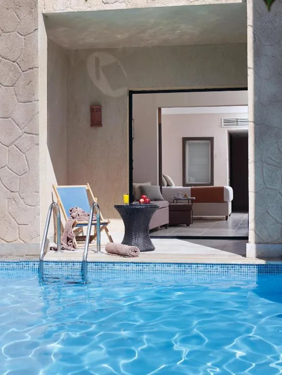 Coral Sea Aqua Club Resort: another view