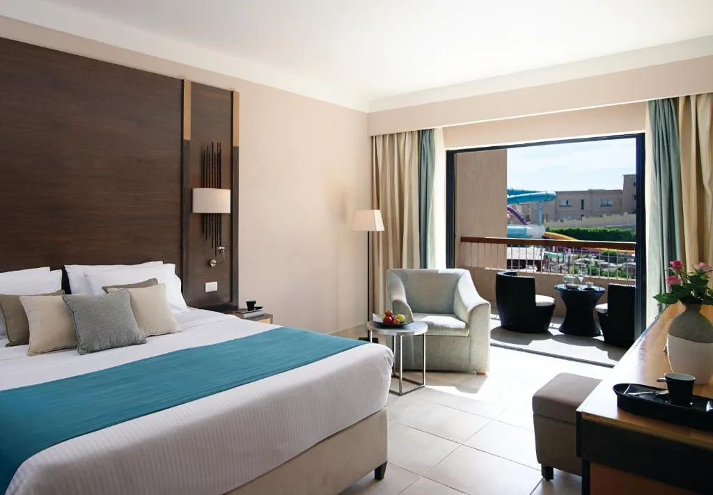 Coral Sea Aqua Club Resort: another view