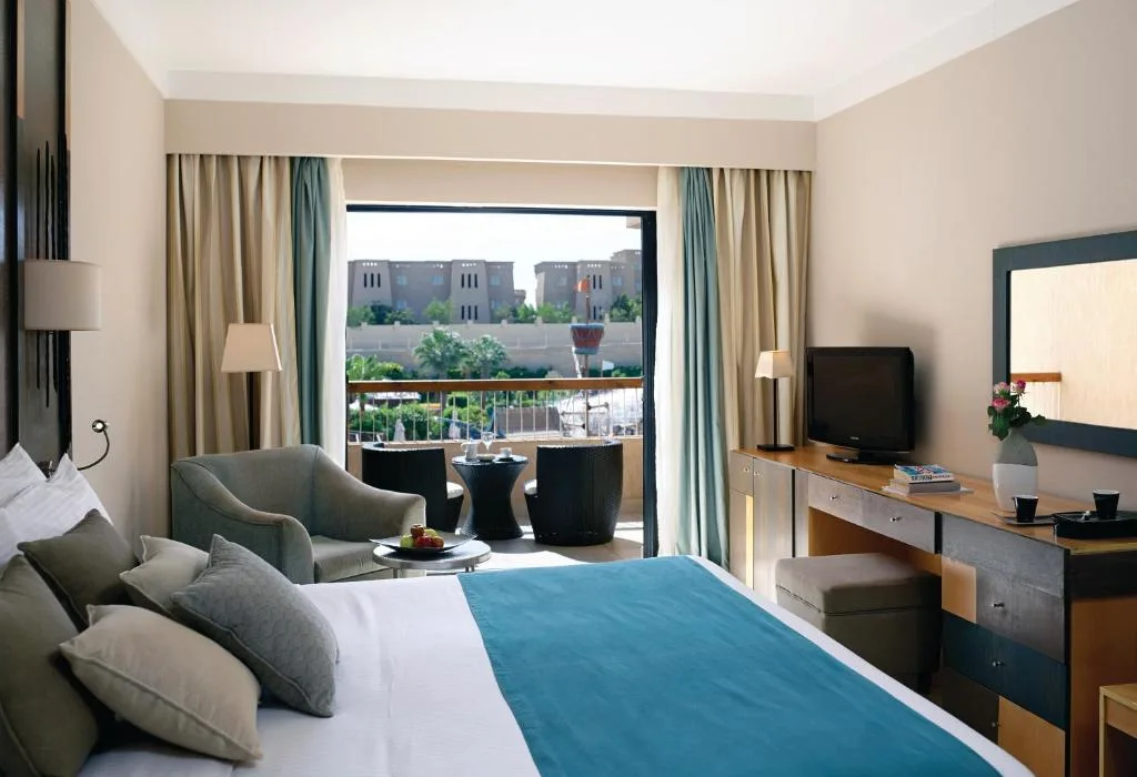 Coral Sea Aqua Club Resort: another view