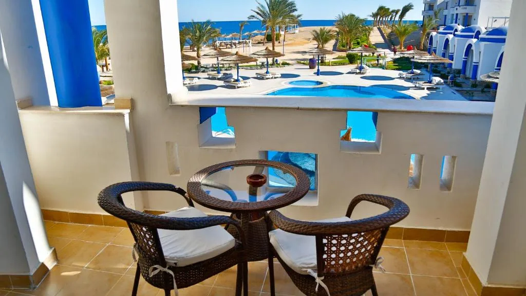 Coral Sun Beach: another view