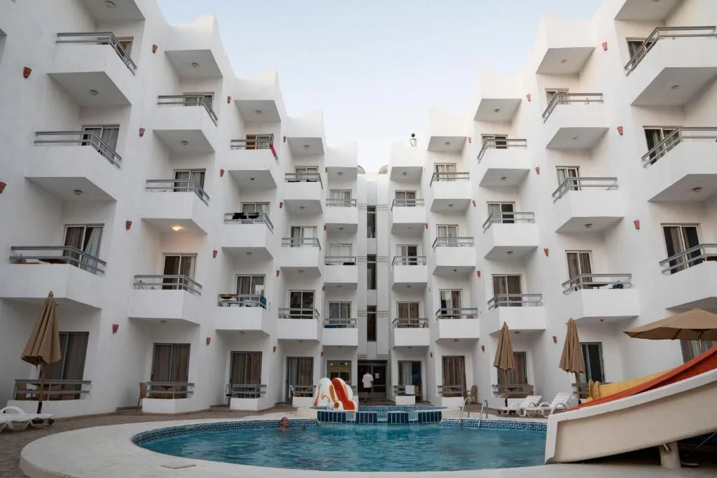Dexon Roma Hotel: another view