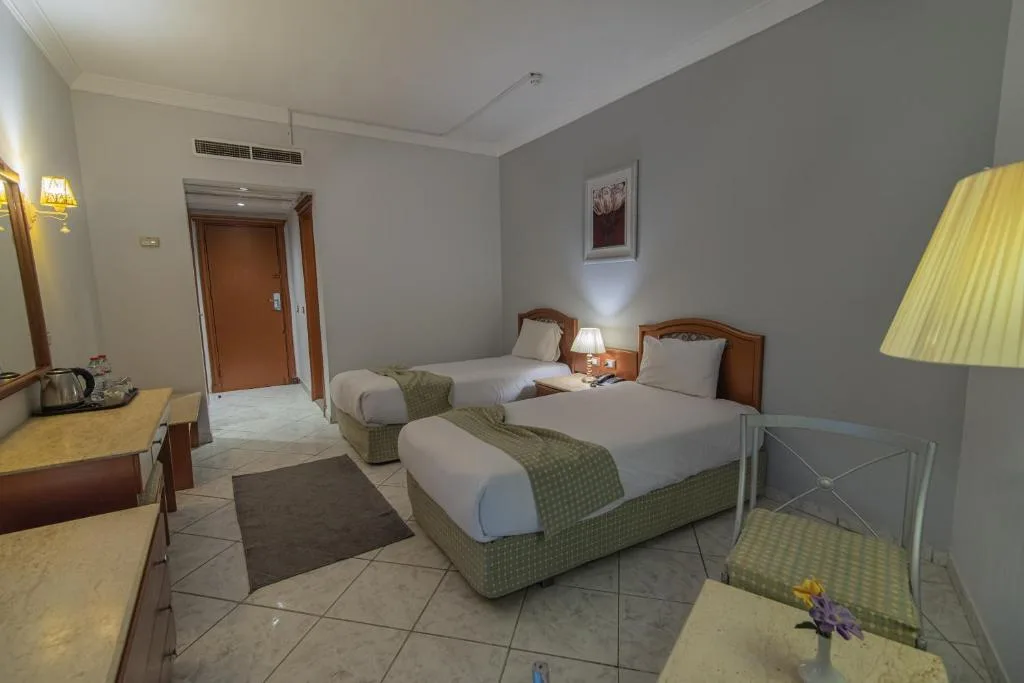 Dexon Roma Hotel: another view