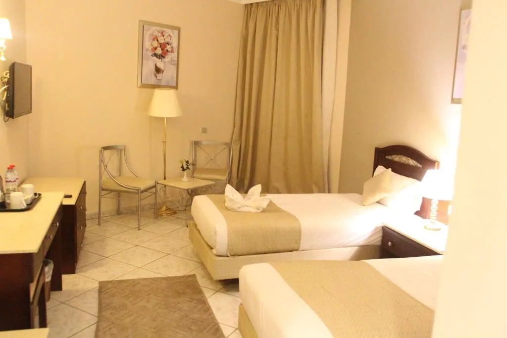 Dexon Roma Hotel: another view