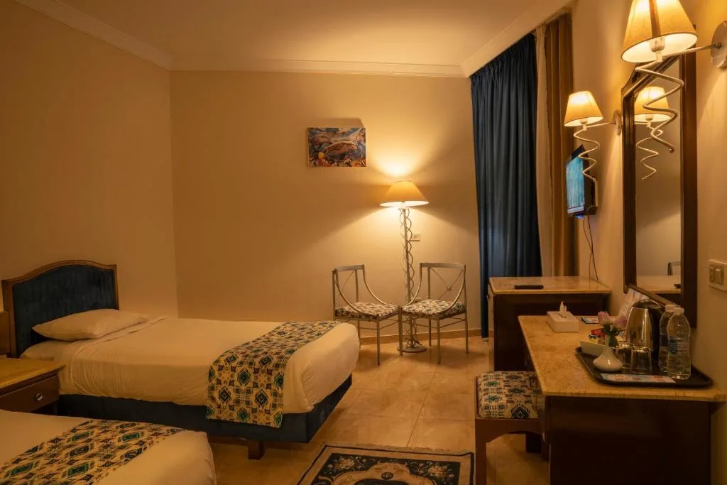 Dexon Roma All Inclusive Hotel: another view