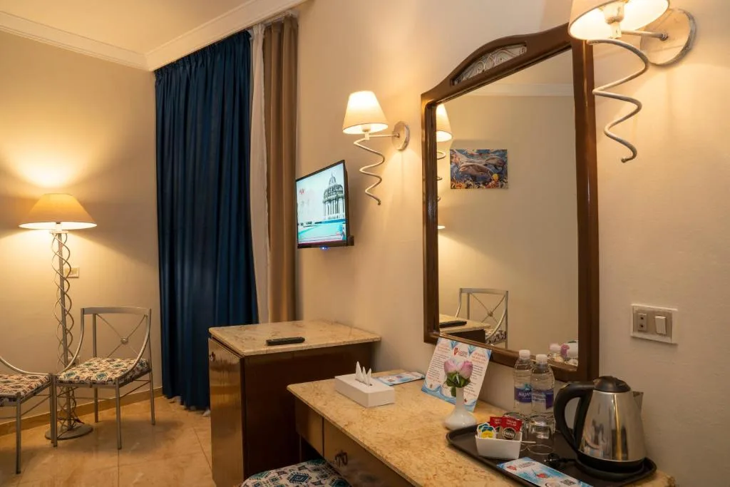 Dexon Roma All Inclusive Hotel: another view
