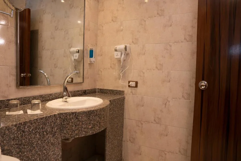 Dexon Roma All Inclusive Hotel: another view