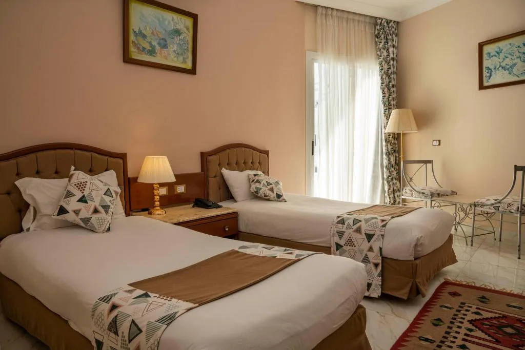 Dexon Roma All Inclusive Hotel: another view