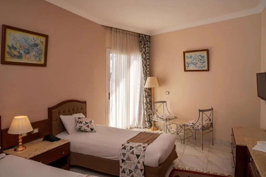 Dexon Roma All Inclusive Hotel: another view