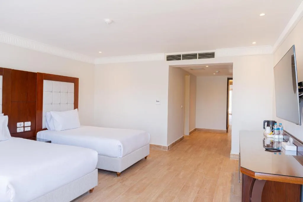 Diamond Beach By Pearl Resort: another view