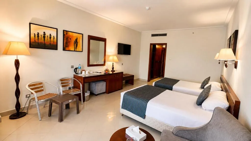 Elysees Dream Beach Hotel: another view