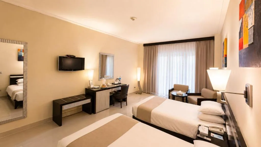 Elysees Dream Beach Hotel: another view