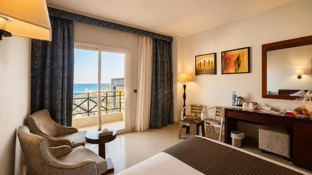 Elysees Dream Beach Hotel: another view
