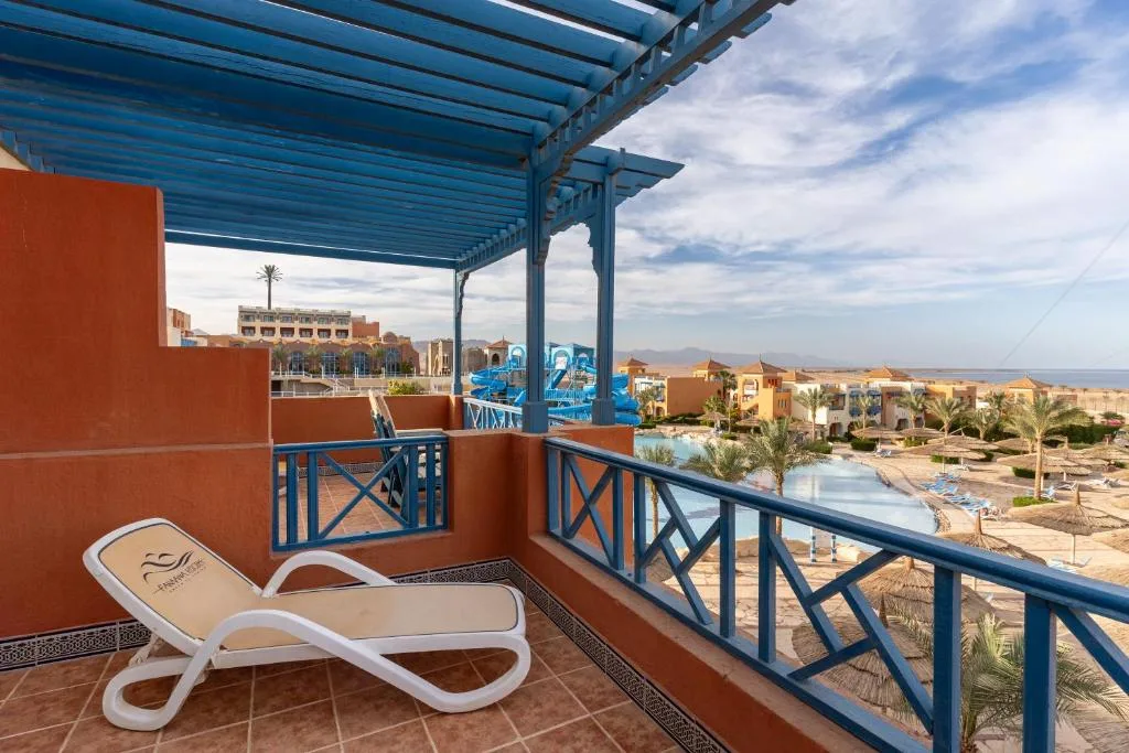 Faraana Heights Aqua Park: another view