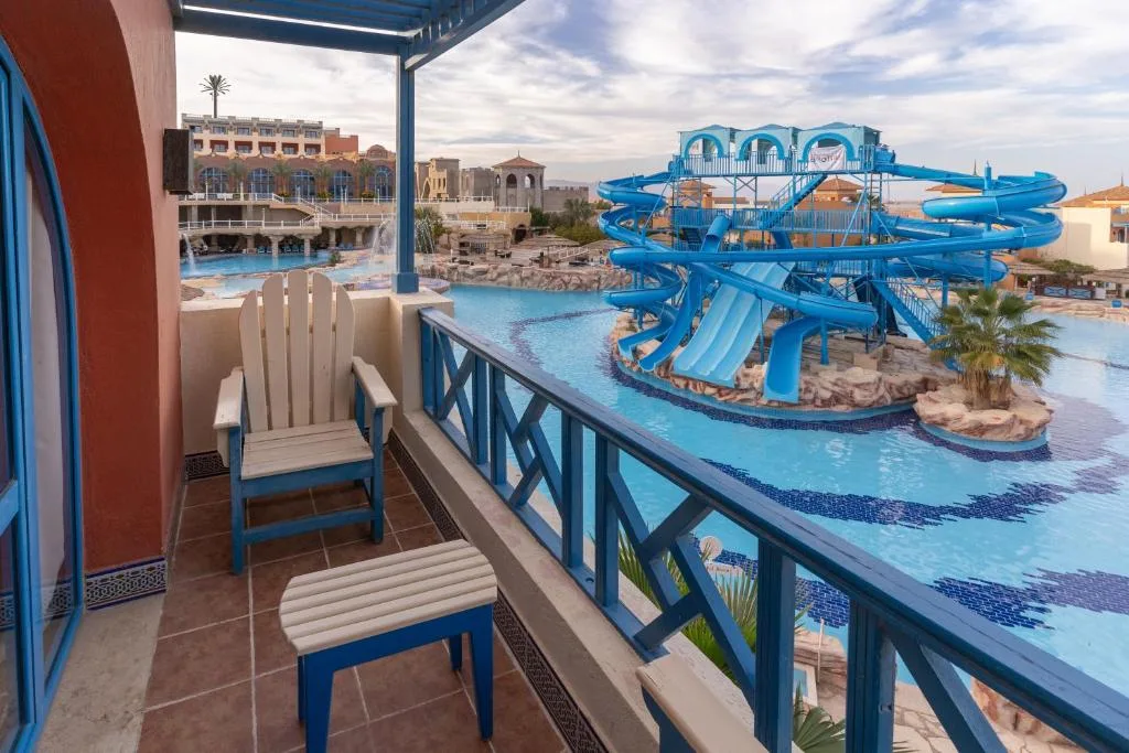 Faraana Heights Aqua Park: another view