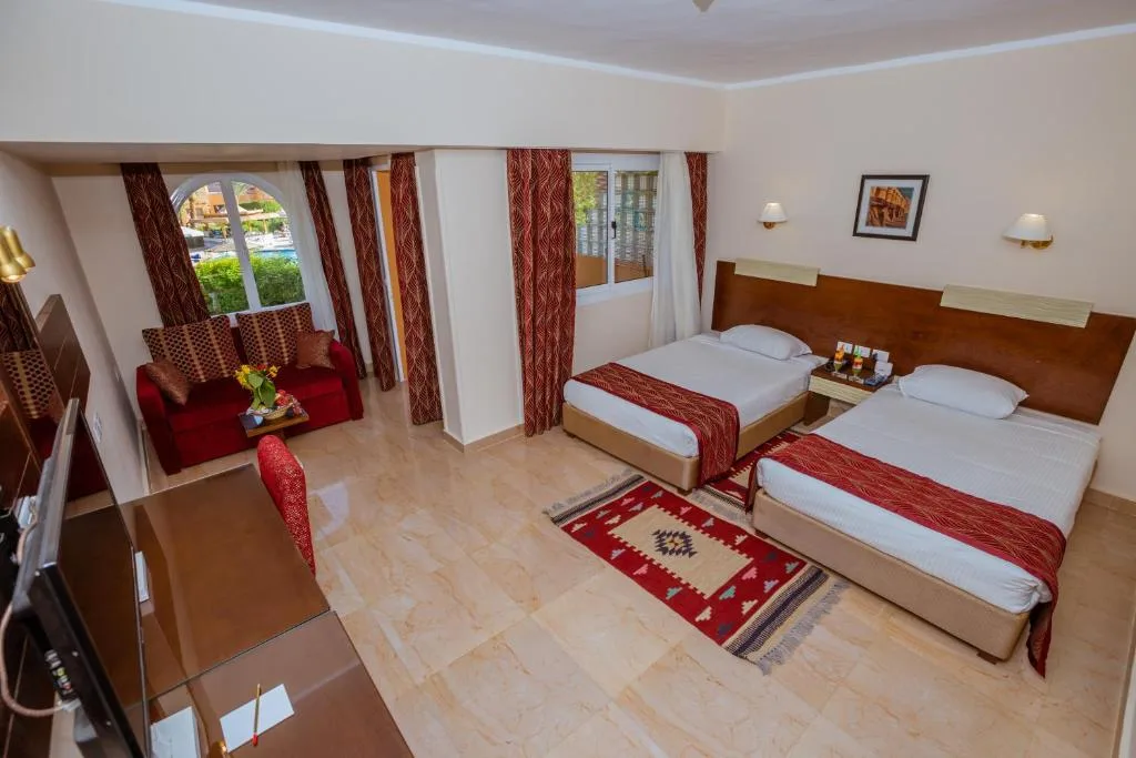 Golden Beach Resort: another view