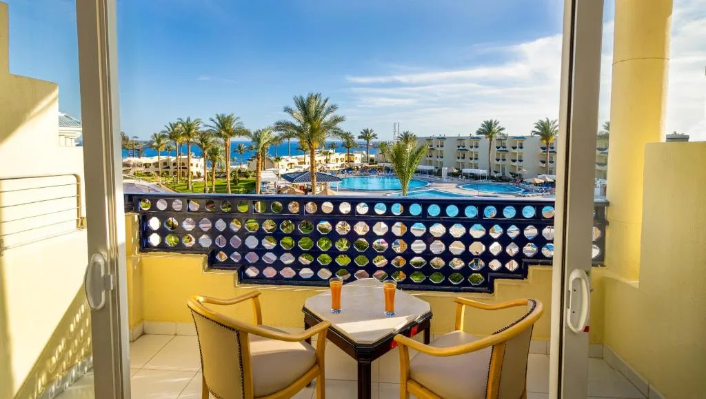 Grand Oasis Resort: another view