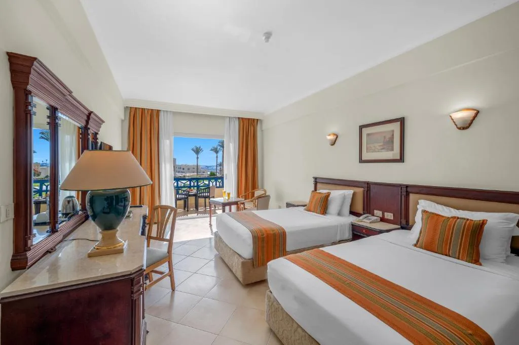 Grand Oasis Resort: another view