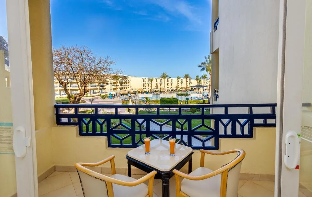 Grand Oasis Resort: another view