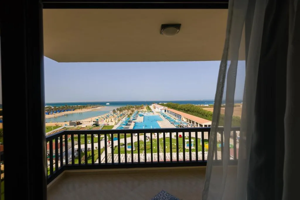 Gravity Hotel & Aqua Park Hurghada: another view