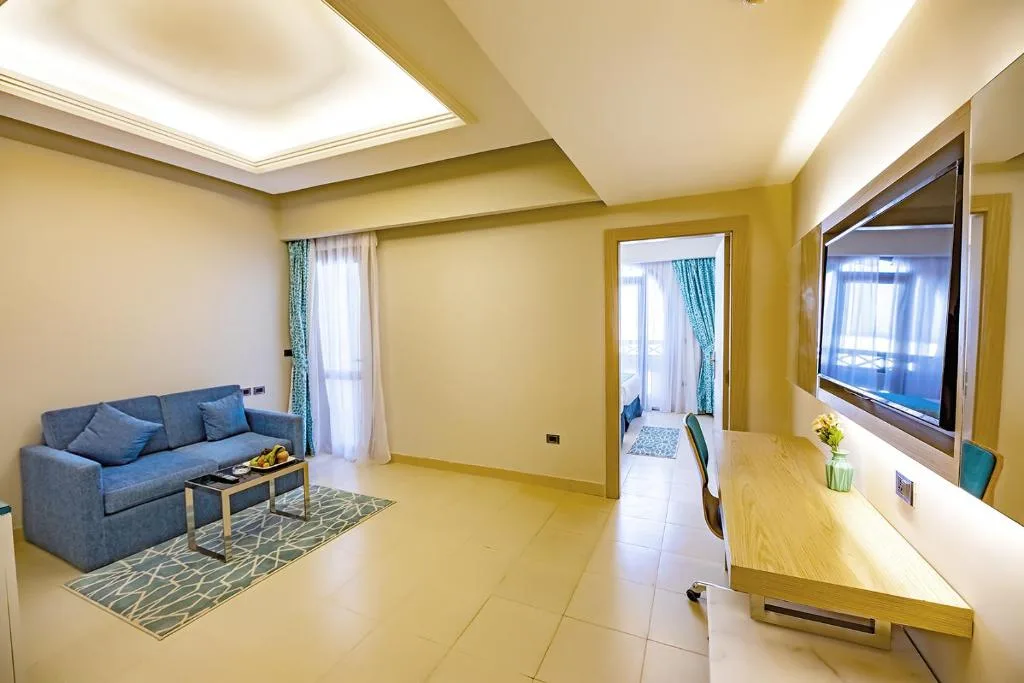 Gravity Hotel & Aqua Park Sahl Hasheesh: another view