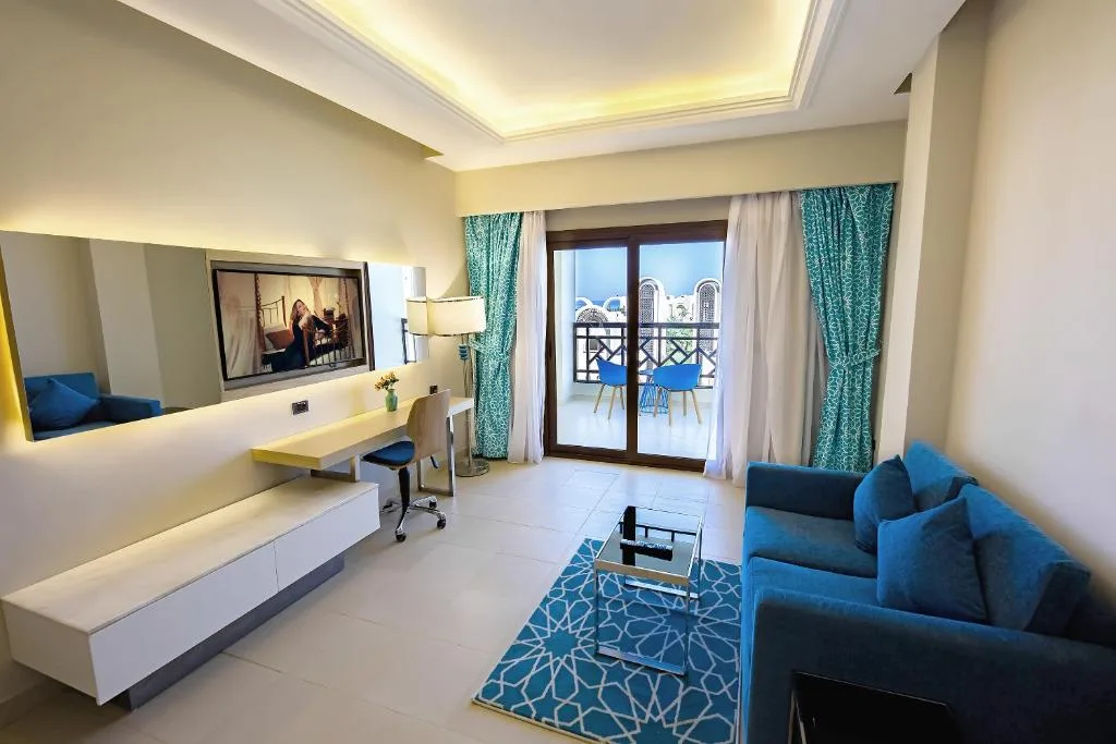 Gravity Hotel & Aqua Park Sahl Hasheesh: another view