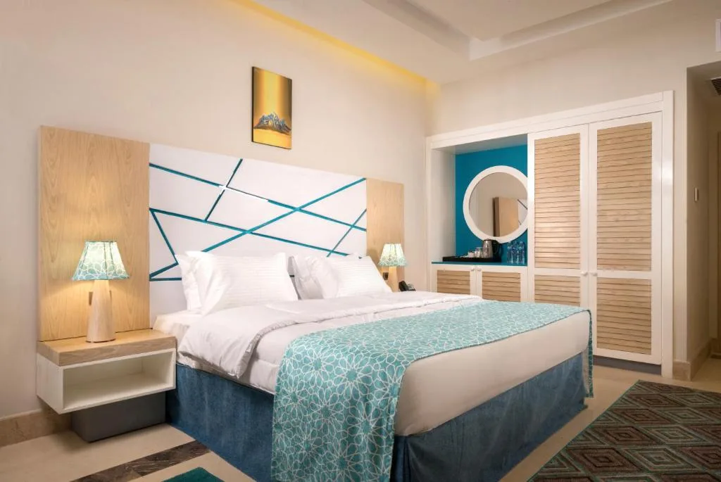 Gravity Hotel & Aqua Park Sahl Hasheesh: another view