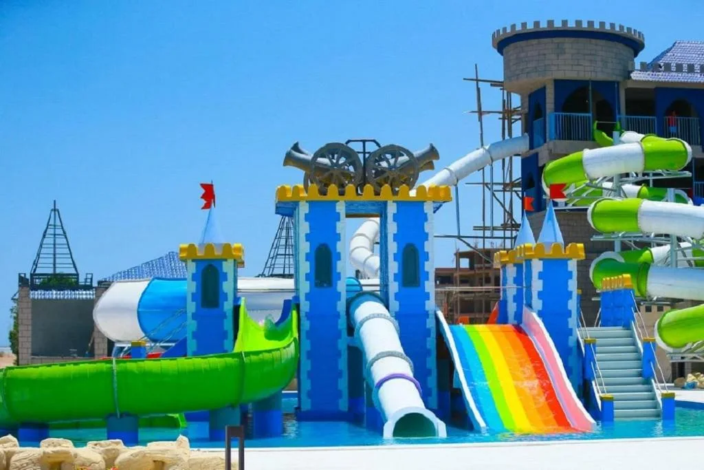 Gravity Hotel & Aqua Park Sahl Hasheesh: another view
