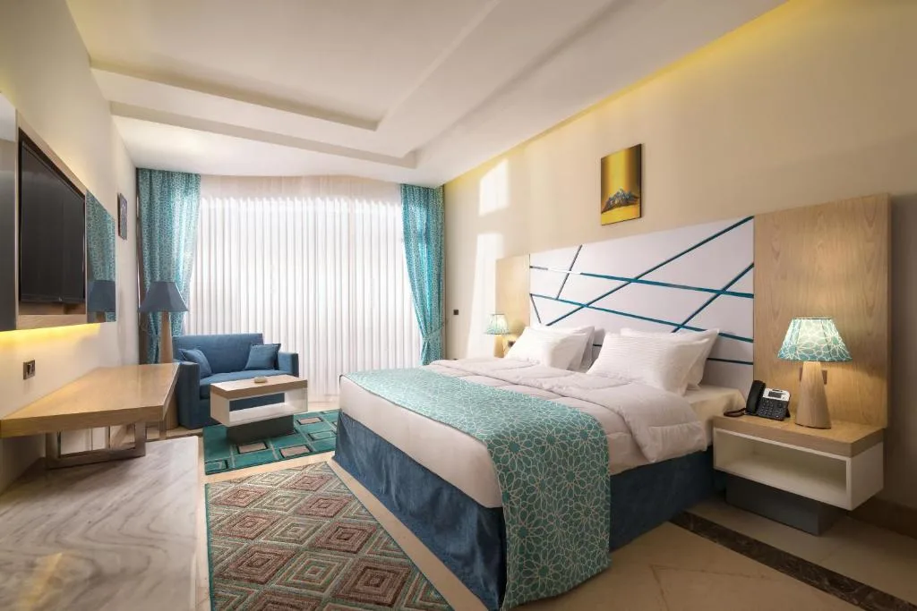 Gravity Hotel & Aqua Park Sahl Hasheesh: another view