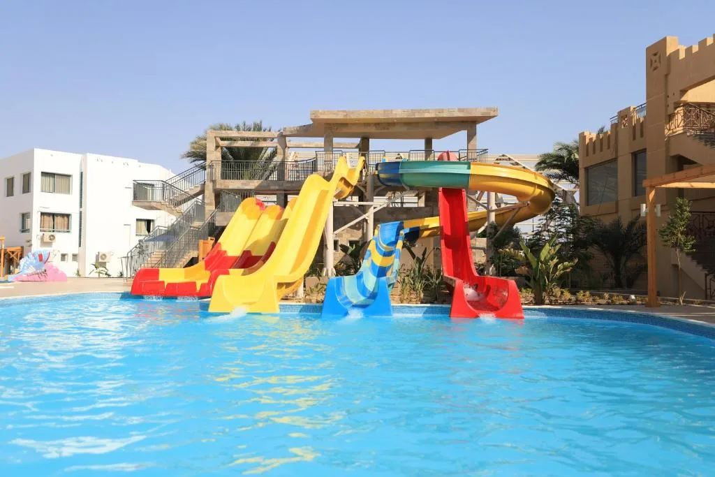 Imperial Shams Abu Soma: another view