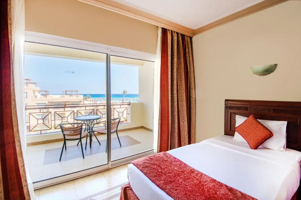 Imperial Shams Abu Soma: another view